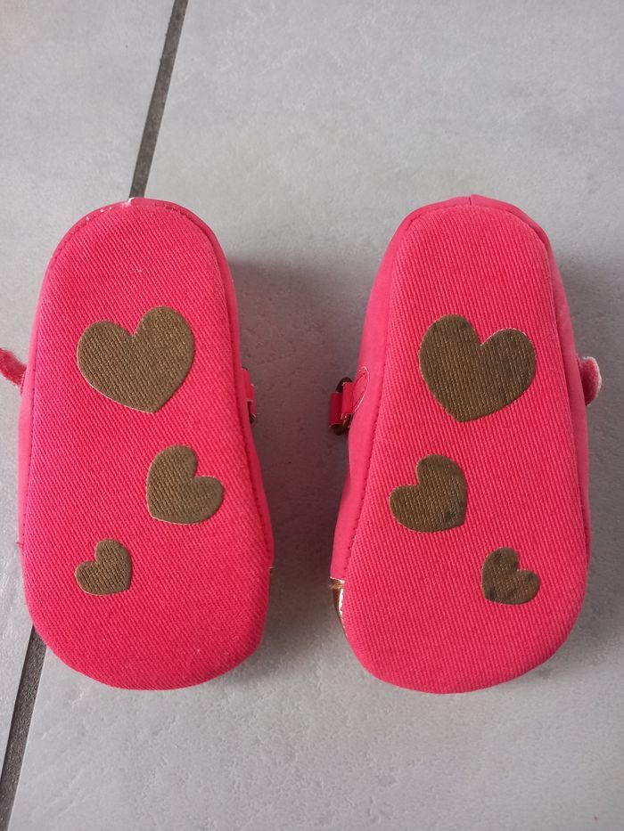 Paire de ballerines corail et dorée 3/6M - photo numéro 3