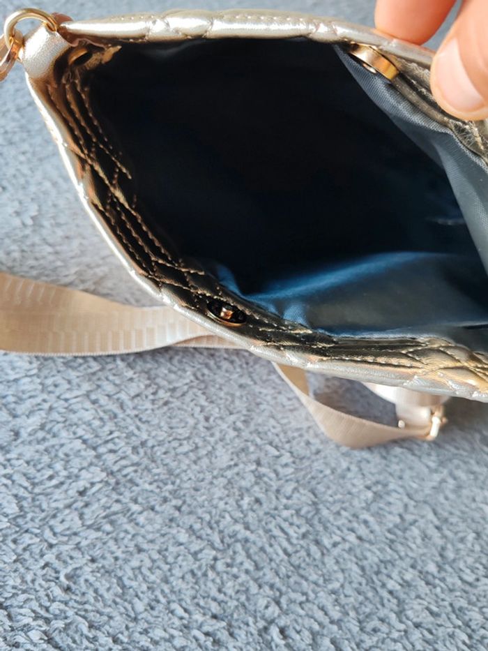 Petit sac à bandoulière Doré Shein Neuf sans étiquette - photo numéro 4