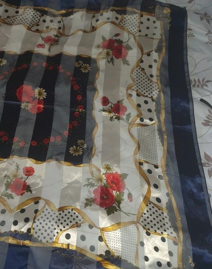 Superbe foulard pour femme - photo numéro 5