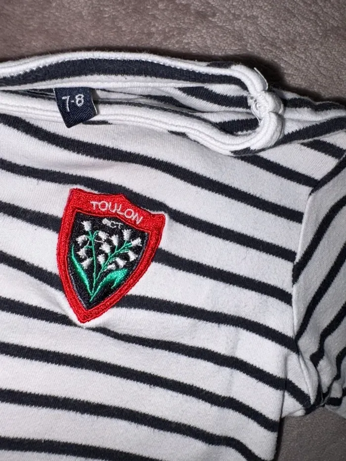 T-shirt marinière du Rugby club de Toulon RCT taille 7/8 ans en bon état - photo numéro 4