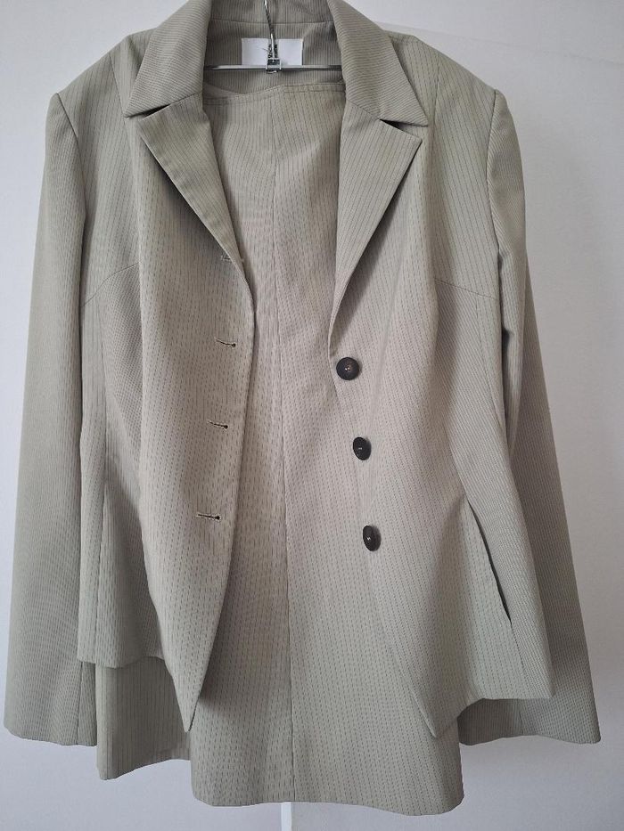 ensemble Irene VAN RYB