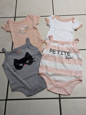 Lot vêtements fille bébé de 0 à 6 mois toute