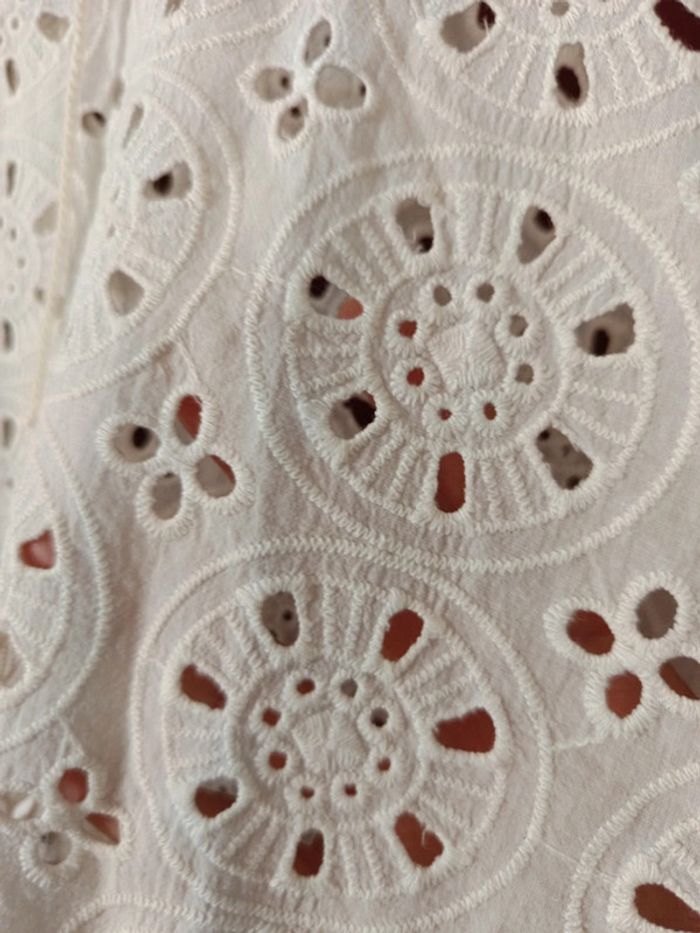 Top Hollister t.XS 100% coton dentelles 
couleur crème - photo numéro 3