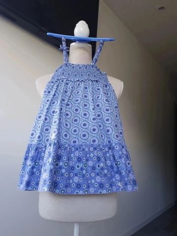 12 € Jolie robe Vertbaudet