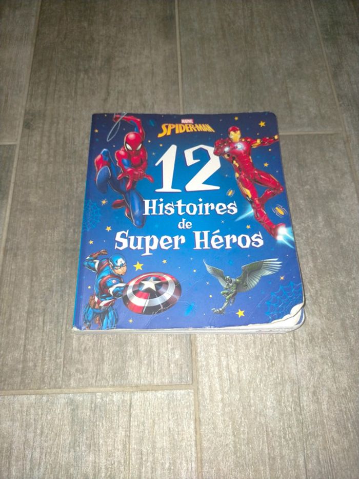 Livre Marvel 12 histoires de super héros