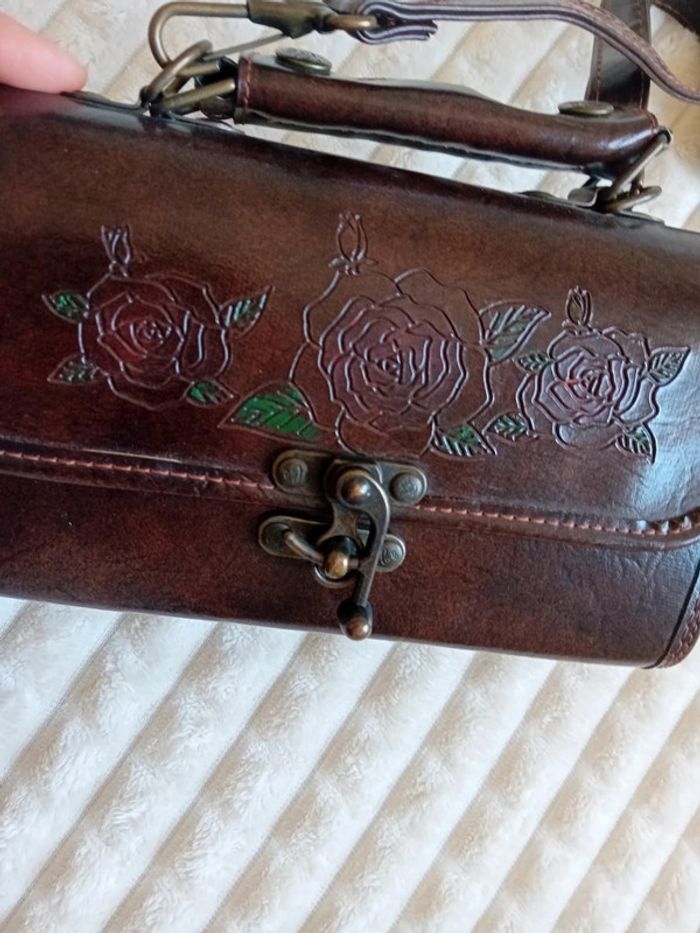 Jolie sac bandoulière Vintage en cuir 👜🍂 - photo numéro 8