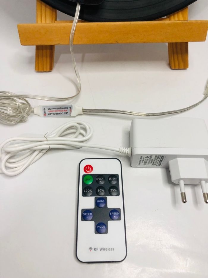 Cadre lumineux sur disque vinyle Sonic - photo numéro 4