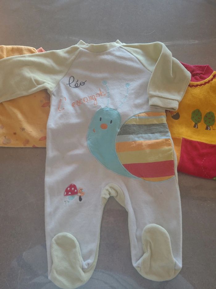 Lot pyjamas 6 mois - photo numéro 2