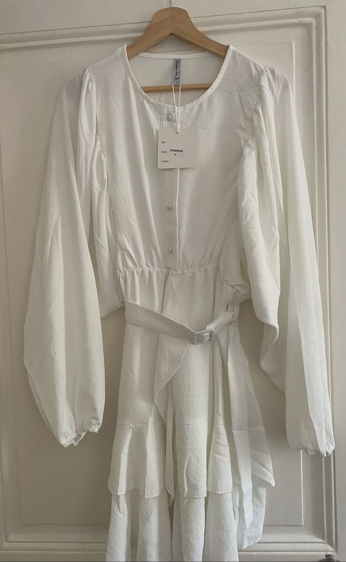 Robe Neuf avec l'étiquette Taille 40-42 - photo numéro 2