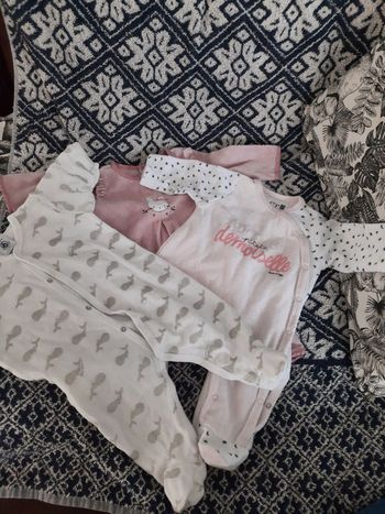 Lot  pyjamas 3 mois
