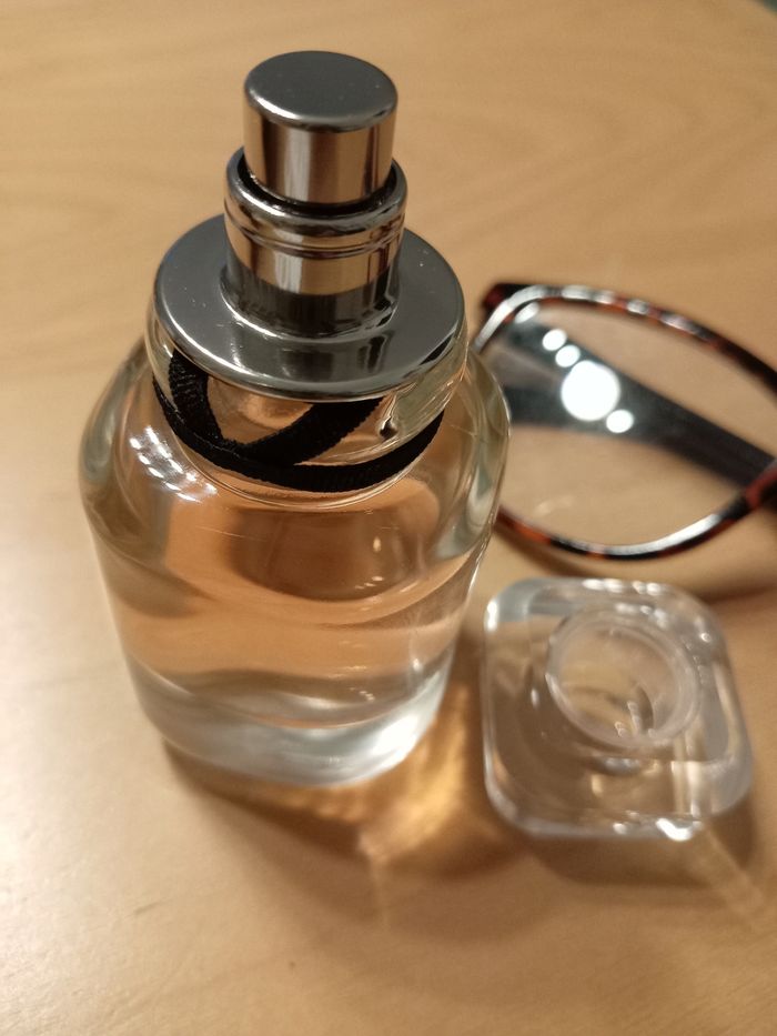 Parfum neuf  sans la boîte 35 ml  juste essayé 35 euros remise en main propre Brest - photo numéro 5