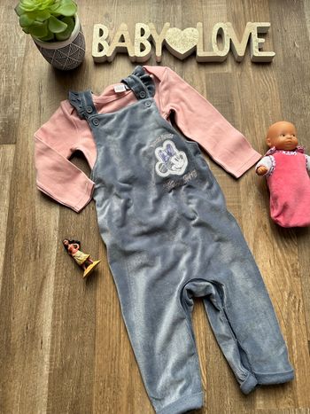 - Ensemble Disney - 9/12 mois - Très bon état, petite bouloches sur le bas 