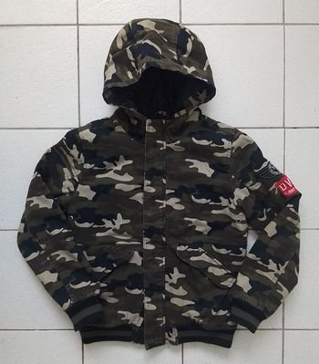 Blouson à capuche camouflage. 11ans. C&A