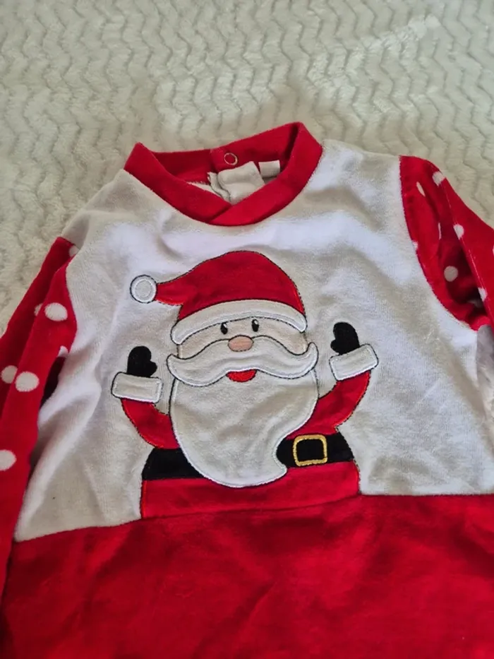 Pyjama père Noël 🎅  18 mois - photo numéro 2