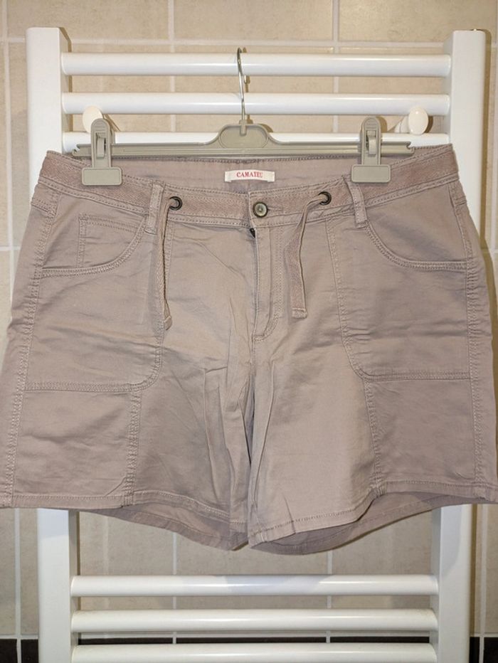 Short camaïeu beige T42