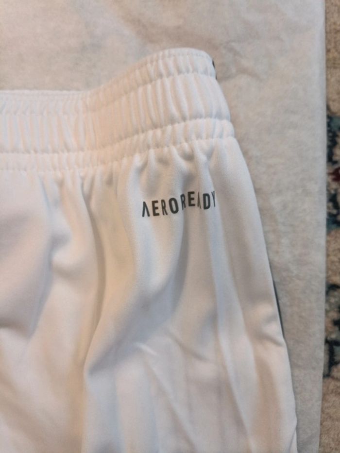 Short de foot Adidas équipe Manchester United avec chaussettes taille 9/10 ans authentique neuf - photo numéro 11