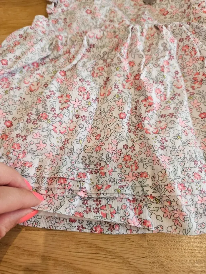 Jolie robe 6 mois - photo numéro 2