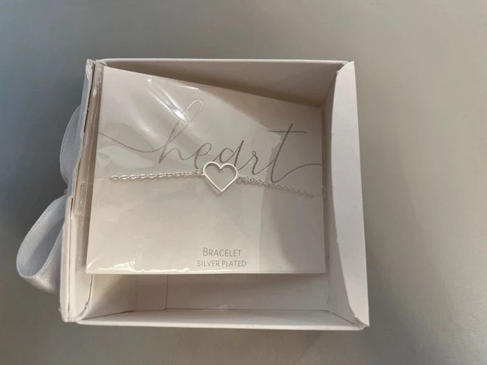 Bracelet neuf sous emballage - photo numéro 2