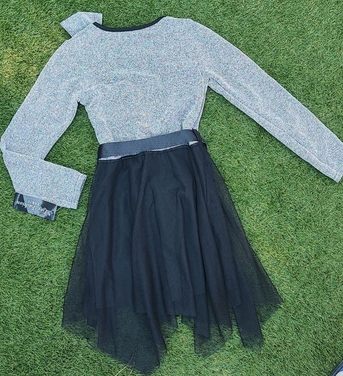 Magnifique robe brillante fille neuve avec étiquette taille 10 ans - photo numéro 2