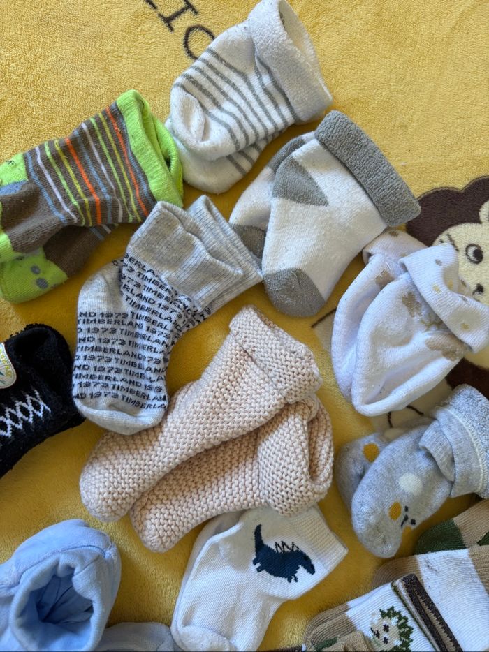 Lot chaussures chaussons chaussettes - photo numéro 6