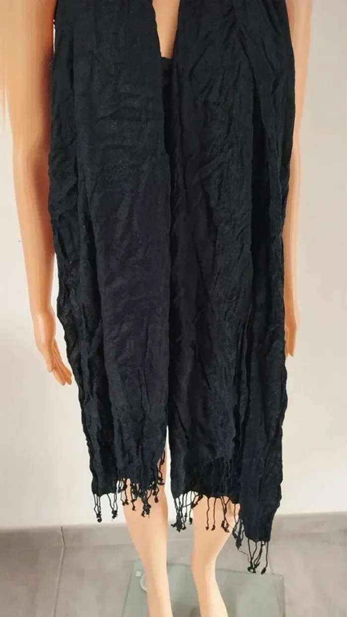 Grande et belle écharpe noire avec motifs 200 x 70 cm - photo numéro 6