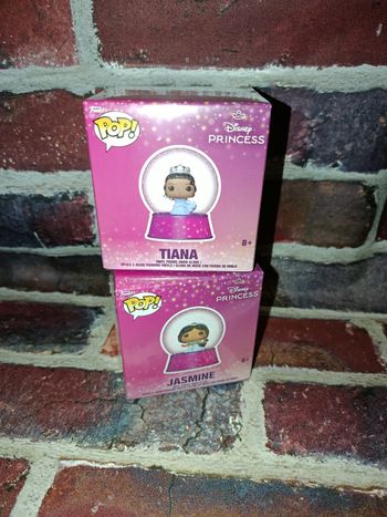 Lot de deux boules à neige Funko princesse Jasmine et Tiana 