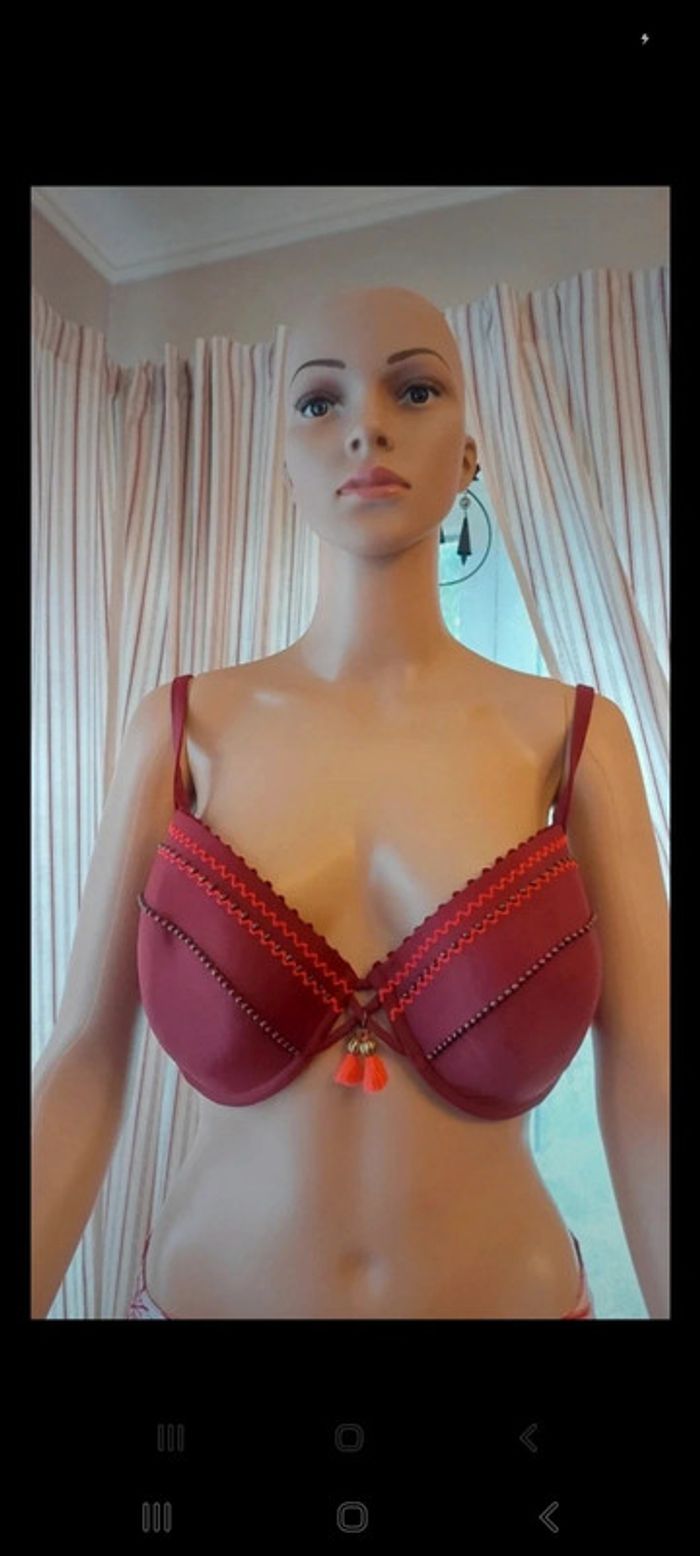 Haut de Maillot Hunkemöller bordeaux fr 100E - photo numéro 2