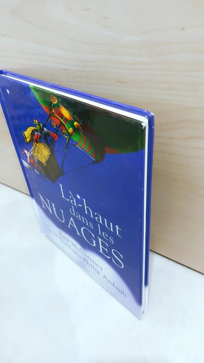 📚 Livre : Là-haut dans les nuages - photo numéro 7