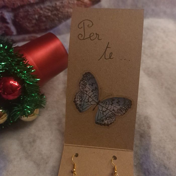 Boucles d'oreilles pendante en résine avec strass vert - photo numéro 3