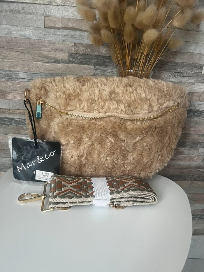 Sac banane en moumoute beige