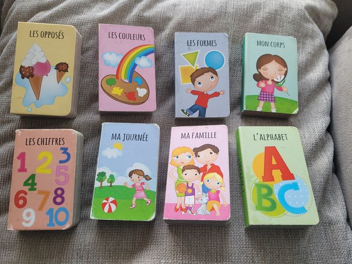 Lot de petits livres