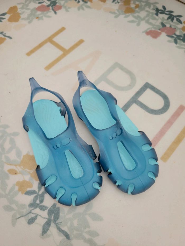 Chaussons de plage 23