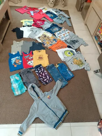 Lot vêtement printemps été 5 ans garçon 33 pieces