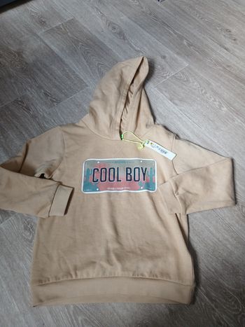 Sweat a capuche garçon neuf 8 ans
