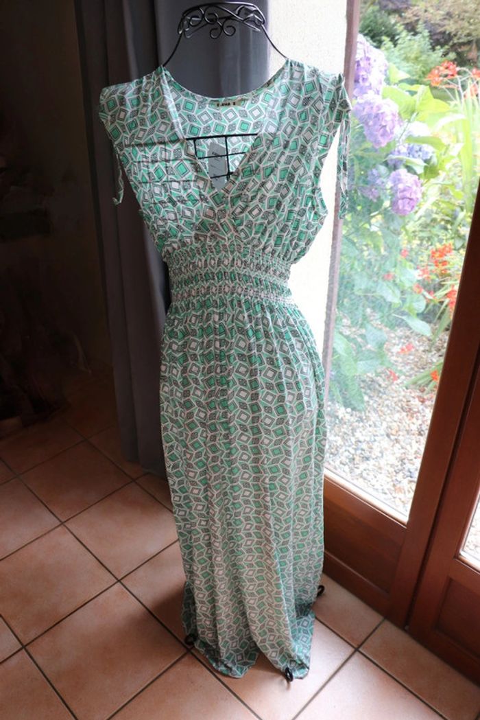 Robe longue neuf - photo numéro 4