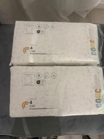 Couche la marque en moins taille 4 