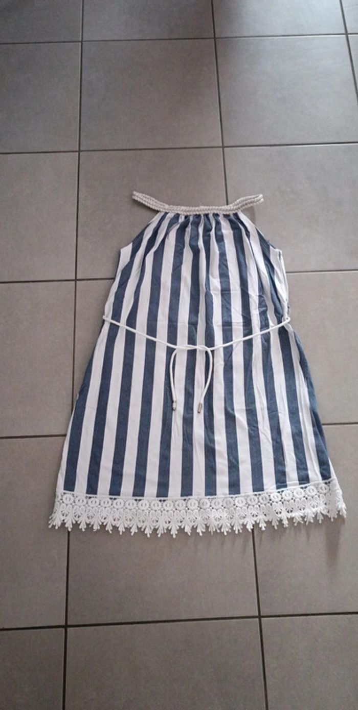 🔥 NEUF robe rayée à dentelle - photo numéro 2