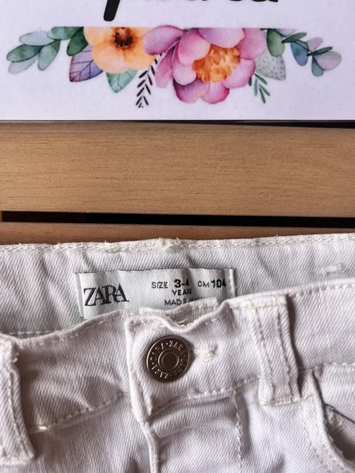 Jean évasé blanc Zara 4 ans - photo numéro 2