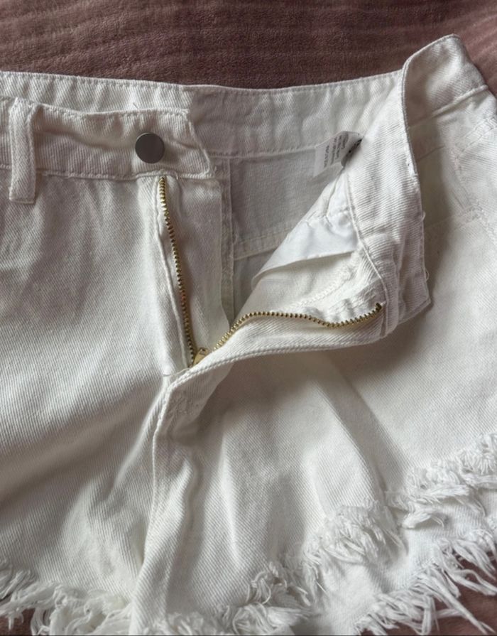 👖 Short Blanc SHEIN Taille M – Neuf, Tendance & Parfait pour l’Été ! - photo numéro 2