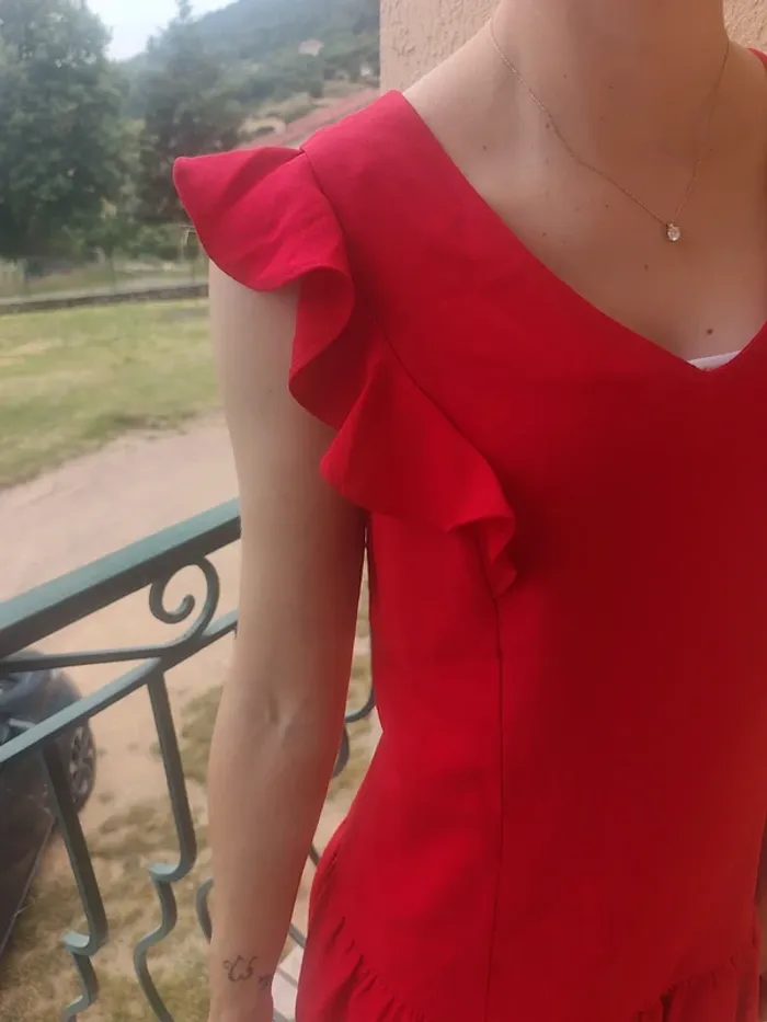 Robe rouge Etam 34 - photo numéro 3