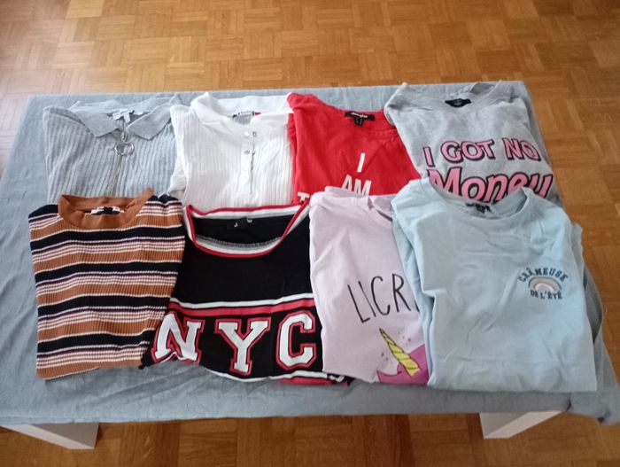 Lot  8 tops S
