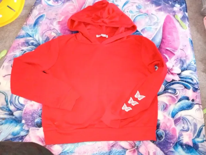 Sweat rouge t 12 ans