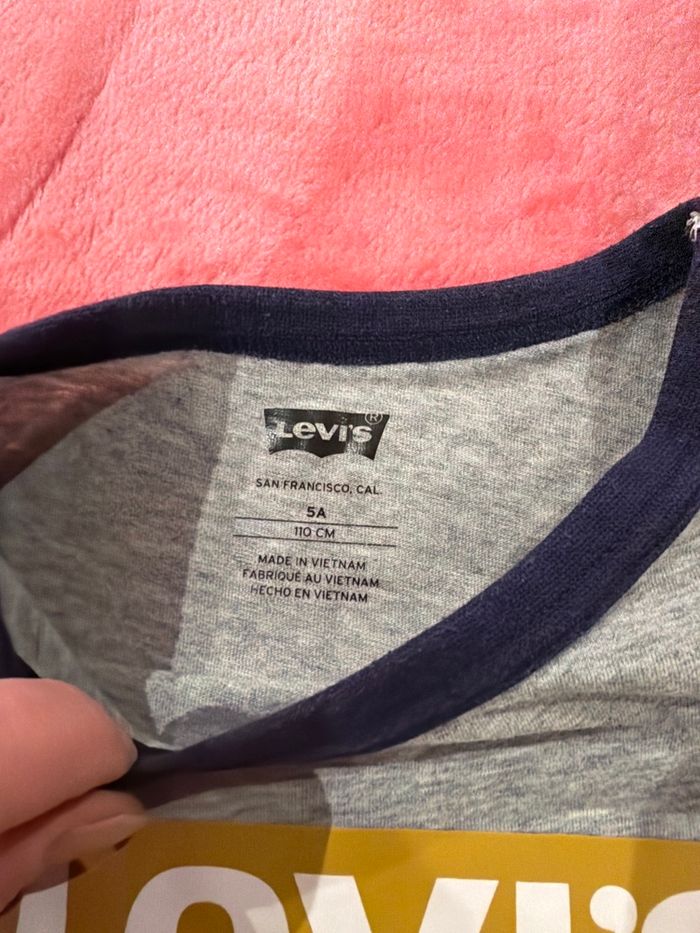 Tee-shirts Levis taille 5 ans - photo numéro 3