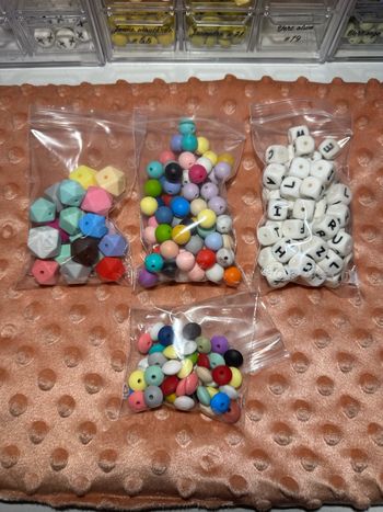 Lot perle en silicone pour attache tétine