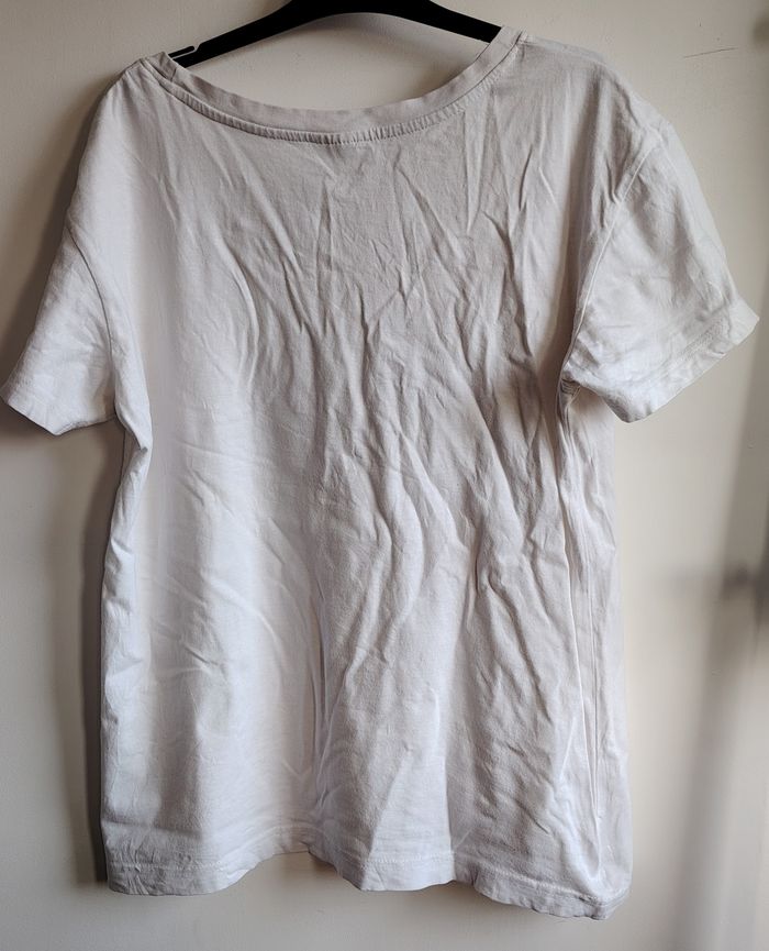 T-shirt blanc imprimé plumes – Glamour - photo numéro 3