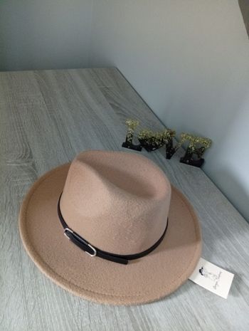 Joli chapeau Giorgia Cardenas 45% laine 