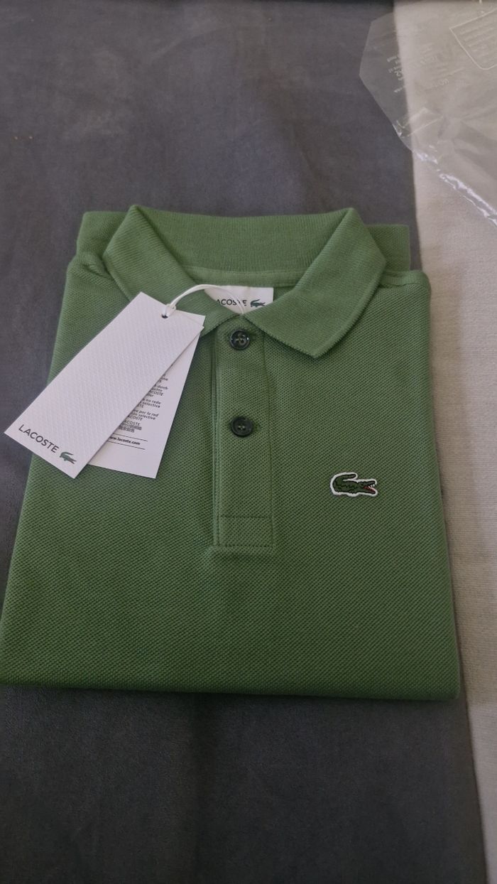 Polo Lacoste Vert Sapin neuf et Authentique