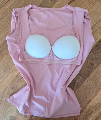 T shirt avec brassière rembourrée intégrée