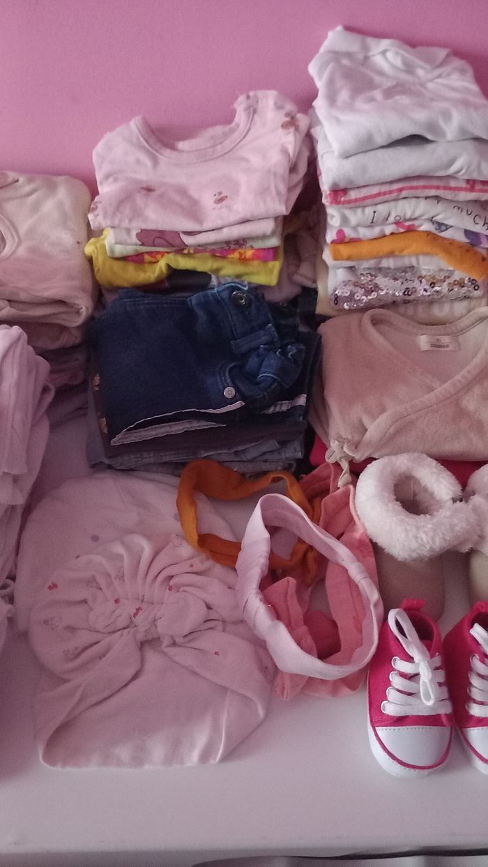 Gros lots de vêtement tout et pas en photo - photo numéro 3