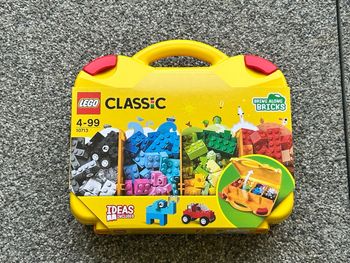 Valisette Lego neuve 213 pièces